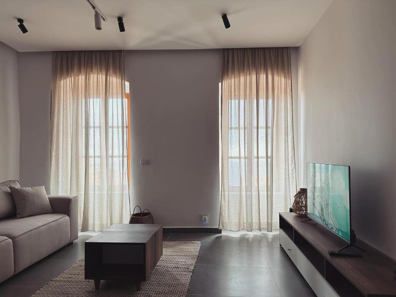 Lion'S Villa Vlore Bagian luar foto