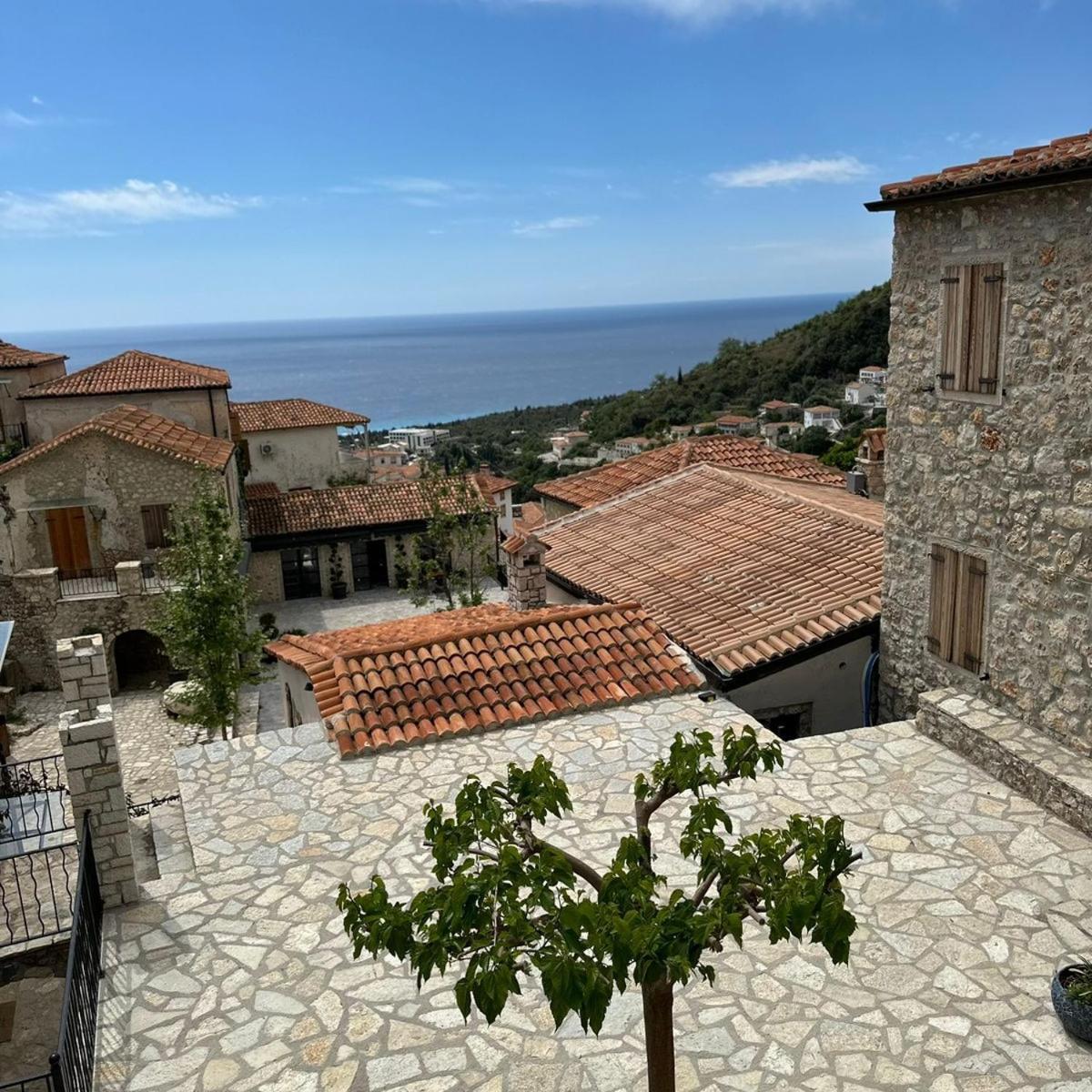 Lion'S Villa Vlore Bagian luar foto