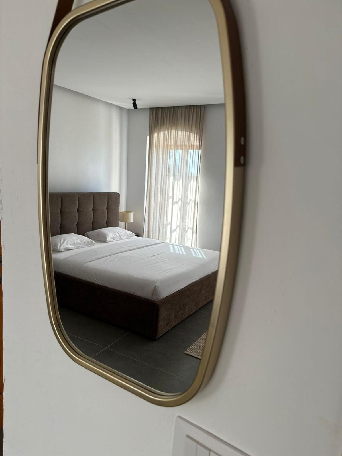 Lion'S Villa Vlore Bagian luar foto
